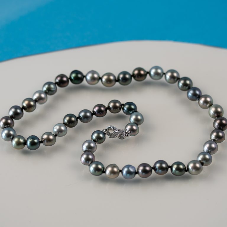 collier Tahiti fermoir or blanc infini