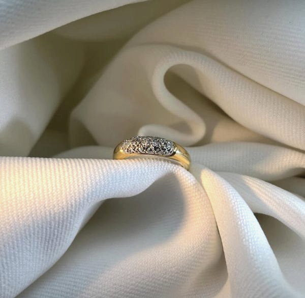Bague occasion or j 750 jonc avec mini pavage diamants