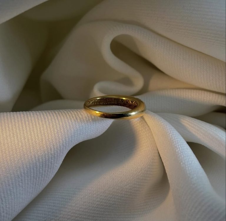 Bague occasion or j 750 jonc avec mini pavage diamants